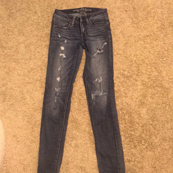 Denim - AMERICAN EAGLE DARK WASH RIPPED JEANS